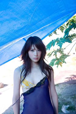 李娜英